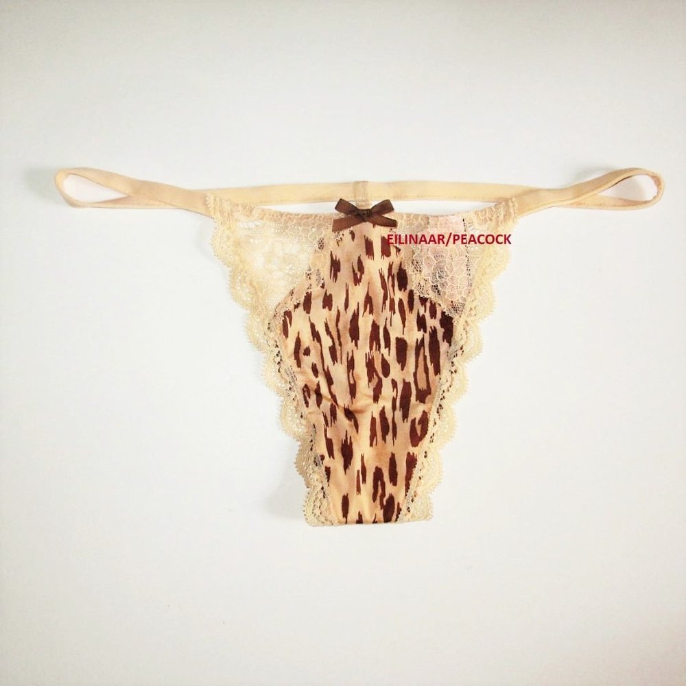 Victoria's Secret Dream Angels V-String Panty Thong L Leopard Smooth Silky